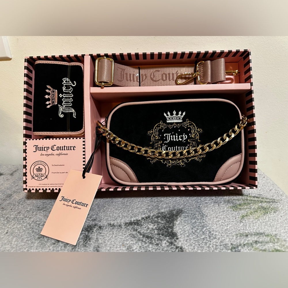 Juicy Couture Heritage Slim Camera Bag
Envelope CC Wallet-Velour-Liquorice